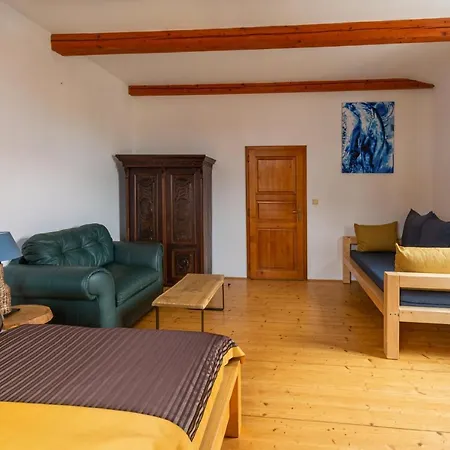 Sirius F In Center Of Cb 체스케부데요비체